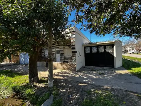 CASA 3 AMB + LOTE EN VENTA EN FLORENCIO VARELA