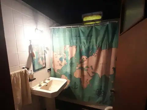 Comodo chalet sobre Ramon Franco 380, Glew