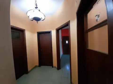 Casa 5 ambientes con 1 baño