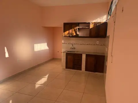 Alquilo monoambiente / local comercial. 