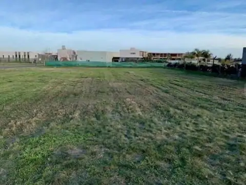 MMC. Venta lote con vista a laguna Área 9 San Sebastián