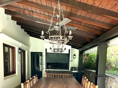 Casa 6 ambientes con 3 baños