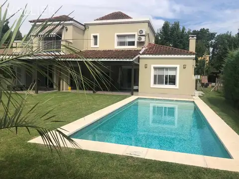 Casa en Venta con 1 cochera