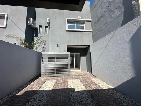 Depto Tipo Casa en Venta de 3 ambientes