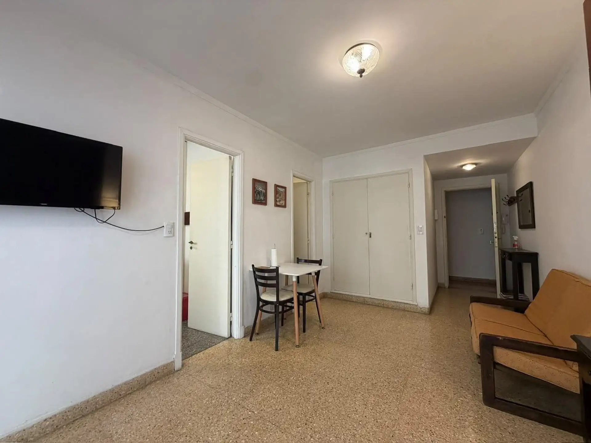 Departamento de un ambiente frente al Torreon a metros del mar