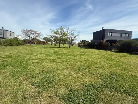 Venta Terreno Central en San Ramiro Pilar del Este