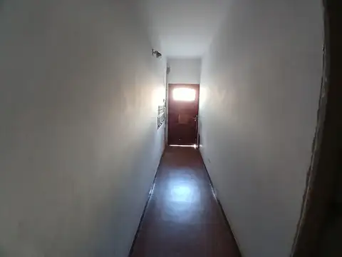 Juan Manuel de Rosas 3000, Piso 1