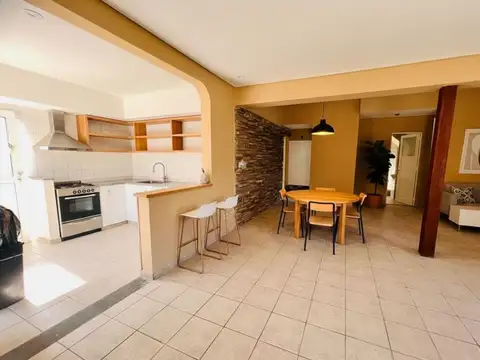 VENTA CASA PILAR 5 AMBIENTES PERMUTA