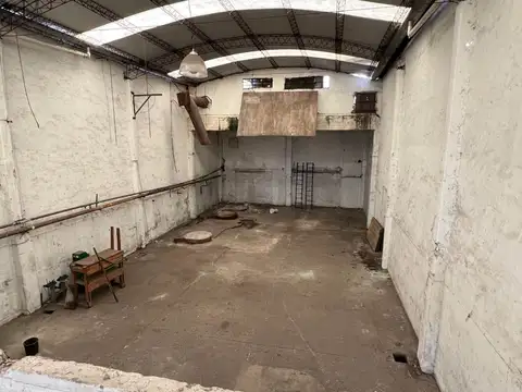 VENTA DEPOSITO/GALPON INDUSTRIAL EN LOMA HERMOSA 