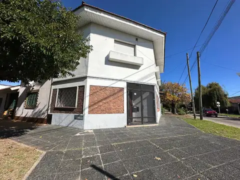 VENTA CASA 4AMB 3 HAB C/PATIO - LOMAS DE ZAMORA