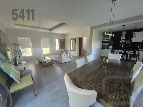 Casa 4 ambientes con 3 baños