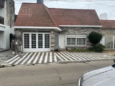 Casa en  Lomas de Zamora