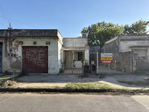 Casa con Local al Frente