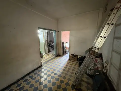 Casa 5 ambientes con 1 baño