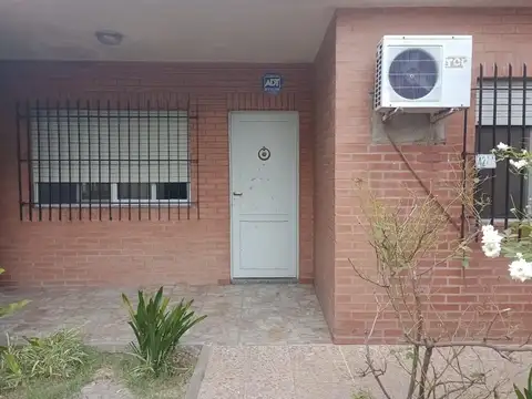 VENTA CASA DE TRES AMB