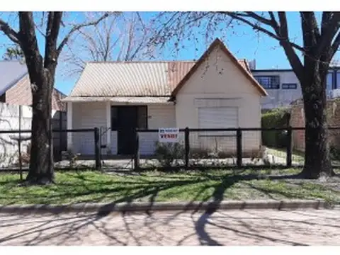 VENDO CASA EN VILLA ELISA, BUENA UBICACIÓN