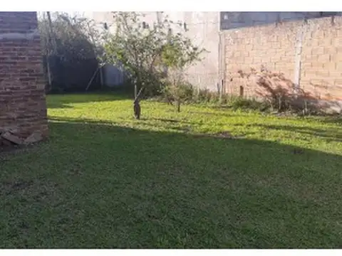 VENDO CASA EN VILLA ELISA, BUENA UBICACIÓN