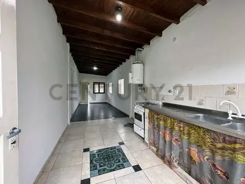 Casa 3 ambientes con 1 baño