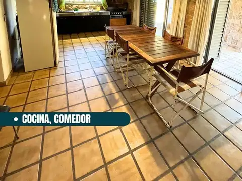 Casa 4 ambientes con 2 baños