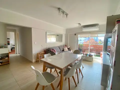 VENTA DTO 3 AMB + 2 COCHERAS - CASEROS