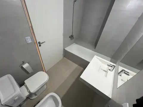 Venta a estrenar oficina o vivienda de 114m2   terraza propia - Piscina Gimnasio Parrilla Laundry