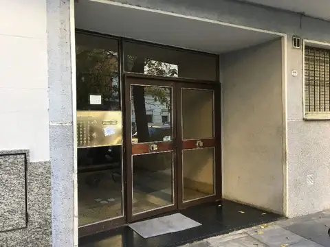 DEPTO. MONO AMBIENTE,LUMINOSO,LATERAL ,BUENA UBICACIÓN A POCAS CUADRAS DE SUBTE LINEA "A"