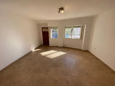 Depto Tipo Casa 4 ambientes con 1 baño