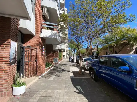 Depto Tipo Casa en Alquiler de 4 ambientes