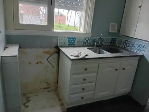 Depto Tipo Casa en Alquiler con 1 cocheras