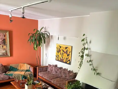 Excelente Piso de 4 Ambientes con Dependencias