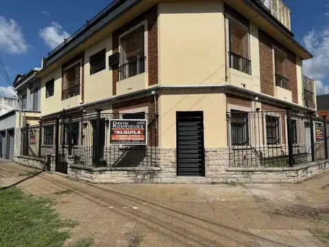 MONOAMBIENTE EN ALQUILER - MORON SUR