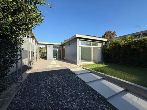 Casa - Alquiler - Argentina, Manuel B Gonnet - Calle 503 e/ 8 y 9 1362