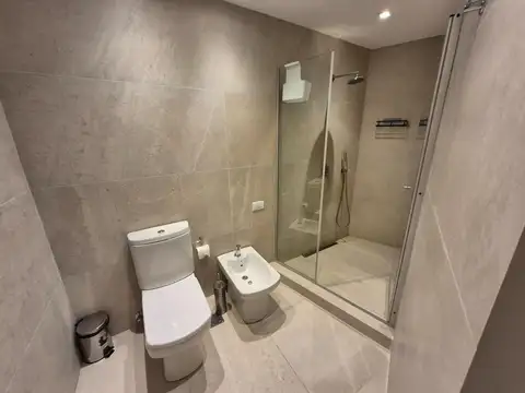 Arroyo 800, Piso 5