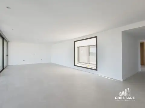 Casa 8 ambientes con 4 baños