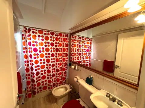 Casa 5 ambientes en Don Torcuato, en alquiler.