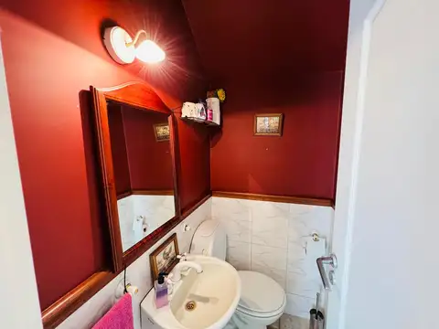 Casa en Alquiler con 5 cocheras