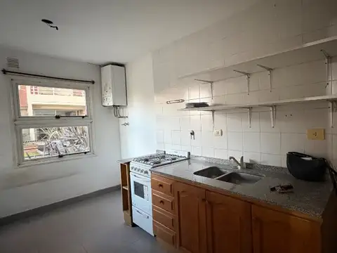 DEPARTAMENTO 3 AMBIENTES EN VENTA EN BARRIO PARQUE BERNAL.