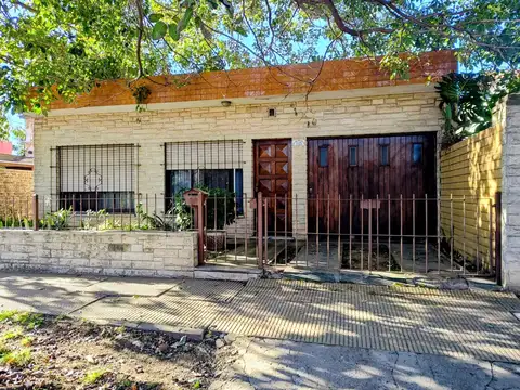 Casa en Venta 4 Amb + Dto 3 Amb San Isidro