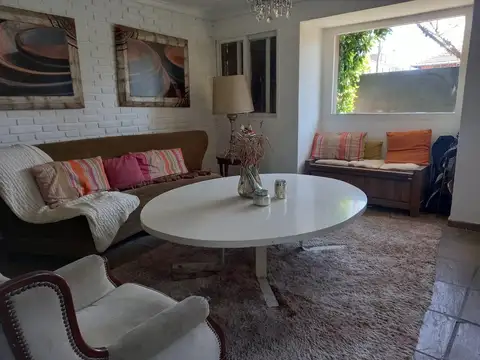 Casa 6 ambientes con 1 baño