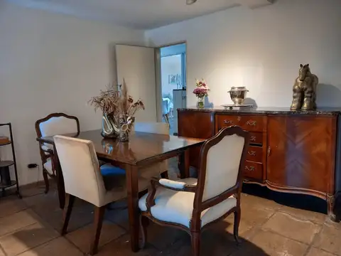 Casa  6 ambientes venta con jardín y pileta en San Isidro