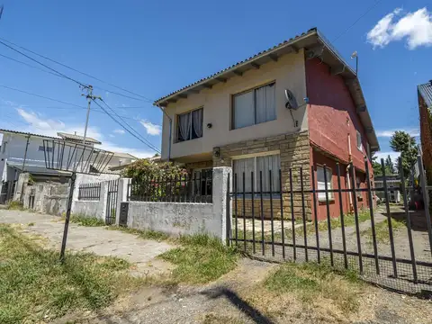 Casa a la venta con 4 unidades funcionales, Ideal inversión, Bariloche, Argentina