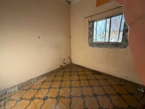 CASA A REFACC. O DEMOLER LOTE DE 251 M2. BANFIELD