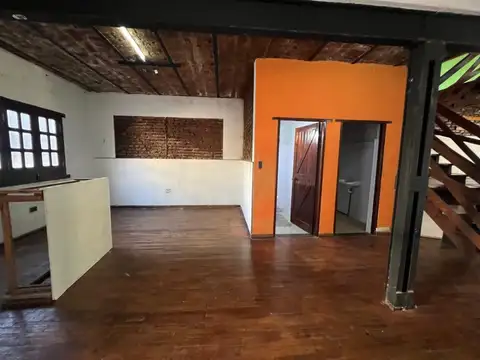Alquiler Local 260Mt² s/Avenida Gaona Buen Estado