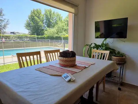 Haras del Sol / Exelente diseño en 1.150 m2 de lote con Gran Pisina. Impecable