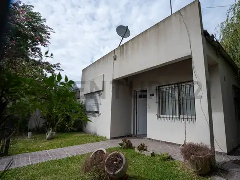 139 esq. 492 | Casa de 2 dormitorios en venta en Gorina.