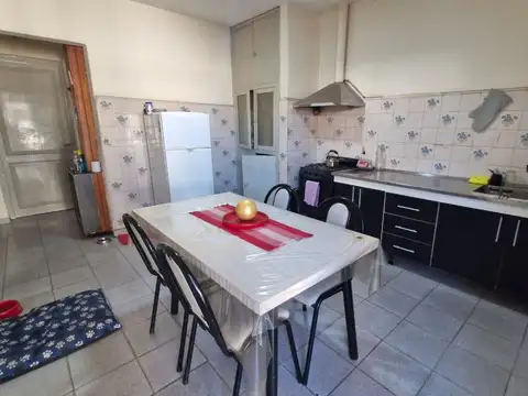 DOS CASAS DE 2 DORMITORIOS Y PATIO EN YOFRE SUD