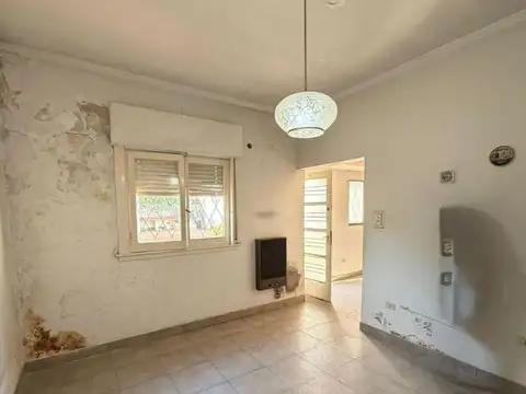 Casa 3 ambientes con 1 baño