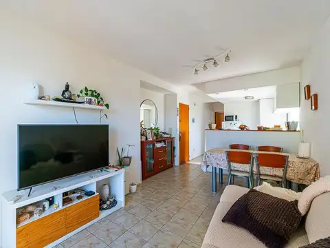 Venta departamento 1 dormitorio cochera Luis Agote