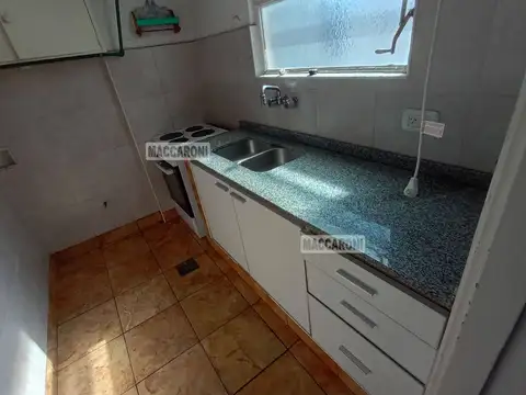 Depto Tipo Casa en Alquiler en Liniers, $ 800.000