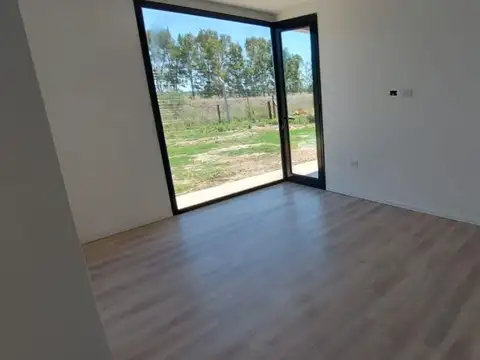 Casa 2 ambientes con 1 baño